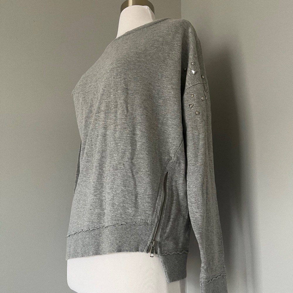 NWT JOE’S Distressed Gray Jeweled Studded Long Sleeve Relaxed Sweatshirt Top S‎ - Picture 3 of 10